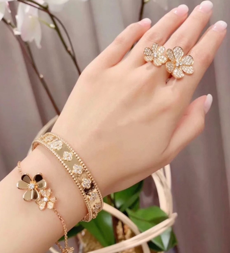 Vca Bracelets